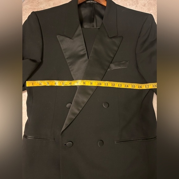 Used Once Men’s tuxedo Size M/L see measurements - Picture 10 of 16